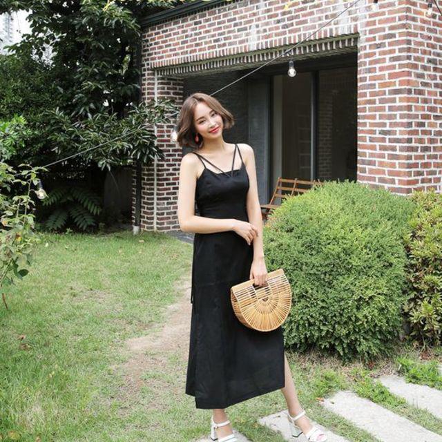 ภาพประกอบบทความ 20 ไอเดียการแต่งตัวคู่กับ 'กระเป๋าไม้ทรงครึ่งวงกลม' ที่กำลังเป็นที่นิยมของสาวเกาหลี & ญี่ปุ่น