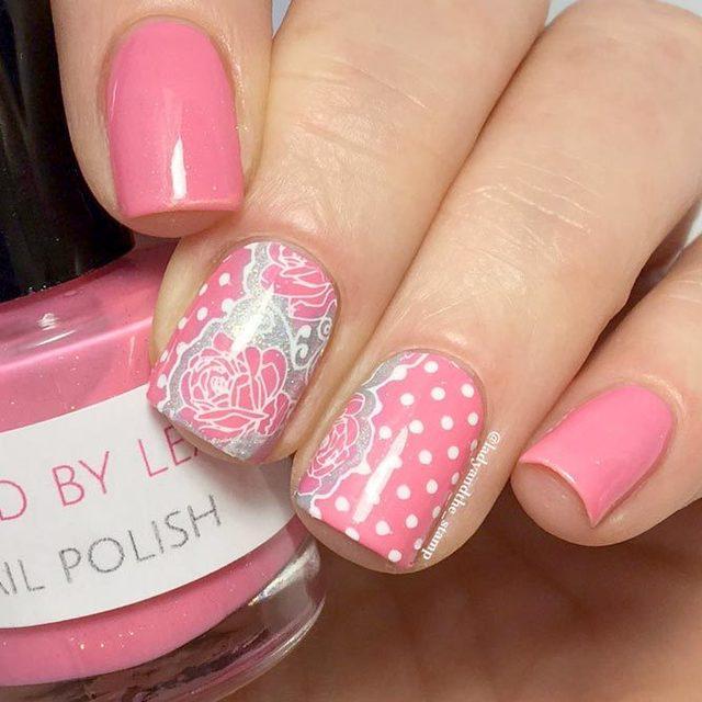 รูปภาพ:https://naildesignsjournal.com/wp-content/uploads/2017/05/best-nail-polish-colors-pink-dotted-nails.jpg
