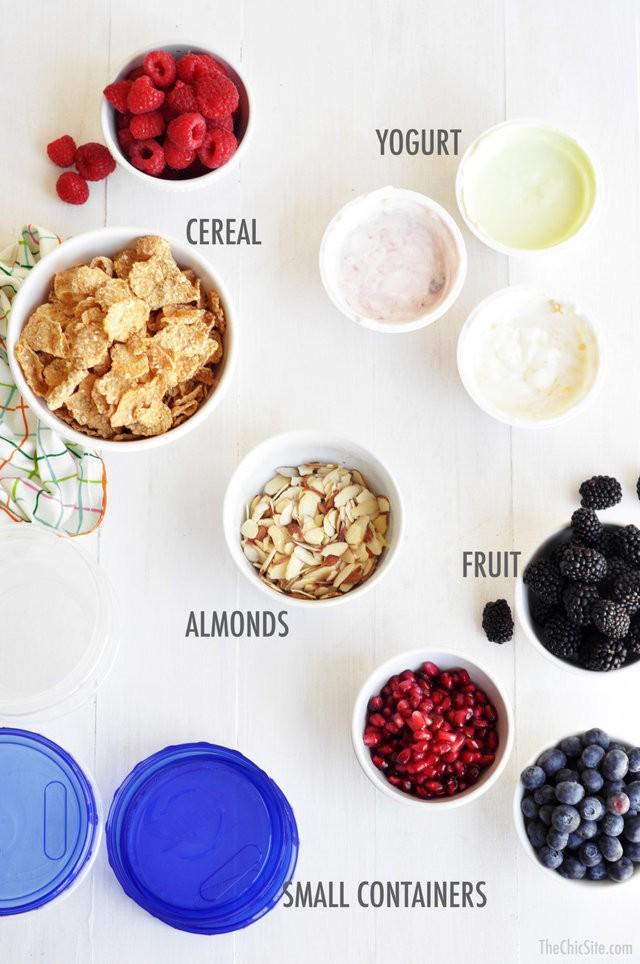 รูปภาพ:https://thechicsite.com/wp-content/uploads/2015/06/ingredients-for-breakfast-parfaits-to-go.jpg