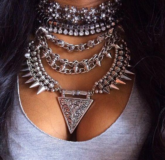 รูปภาพ:http://trend2wear.com/wp-content/uploads/2017/08/gorgeous-tribal-jewellery-13.jpg