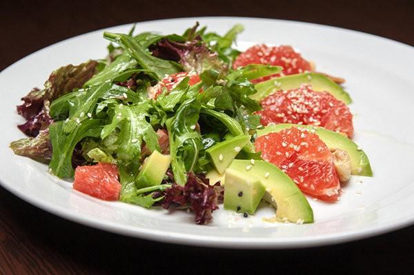 รูปภาพ:http://global-cdn.skinnyms.com/wp-content/uploads/2015/03/Avocado-and-Grapefruit-Salad.jpg