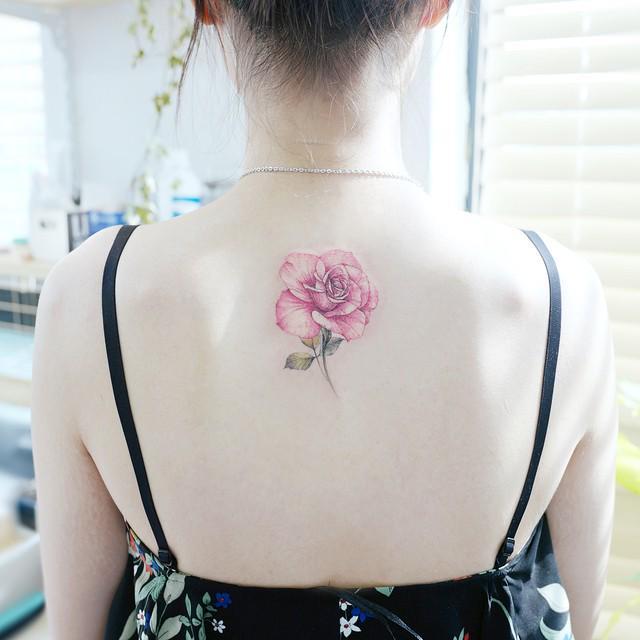 ภาพประกอบบทความ ส่องไอเดียรอยสักทั้งหวานทั้งเซ็กซี่ ดูเย้ายวน จาก IG : tattooist_banul