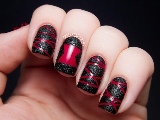 รูปภาพ:http://2.bp.blogspot.com/-teU--eTjWWc/UnCxhvFBGpI/AAAAAAAANFU/YV87vBVztBs/s1600/blackwidow-nailart-textured-2.jpg