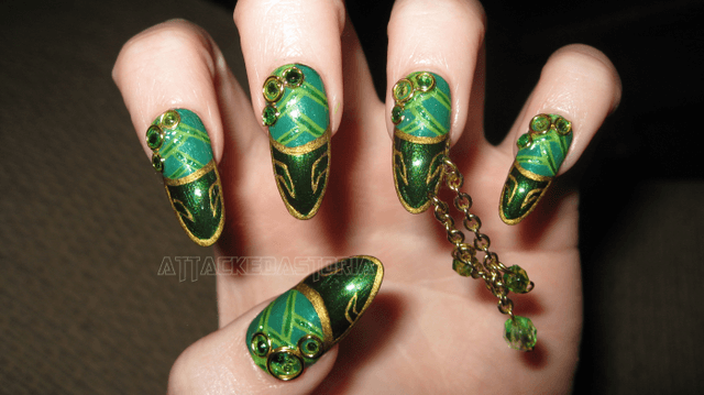 รูปภาพ:http://fc06.deviantart.net/fs71/f/2012/151/9/f/loki_inspired_nails_by_xtheungodx-d51ukfv.png