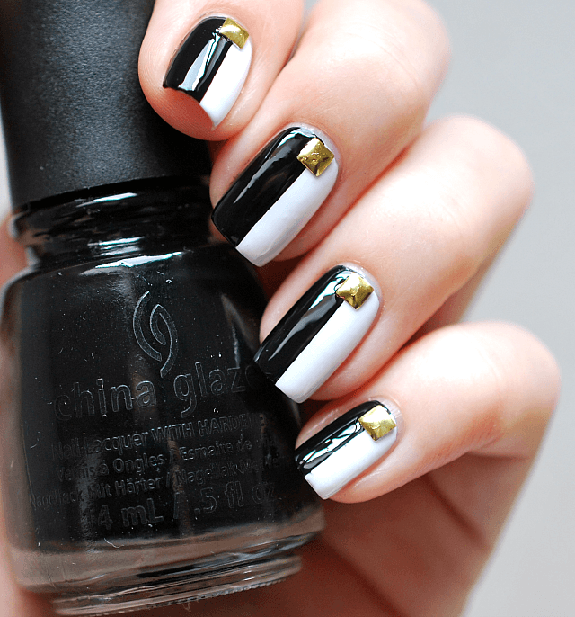 รูปภาพ:http://shortnaildesigns.net/wp-content/uploads/2015/02/black-white-and-gold-studs-nails.png