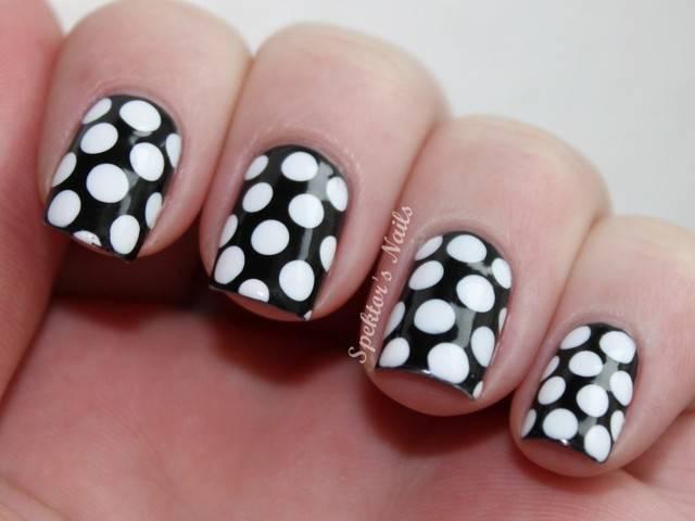 รูปภาพ:http://shortnaildesigns.net/wp-content/uploads/2015/02/big-polka-dot-black-and-white-nails.jpg