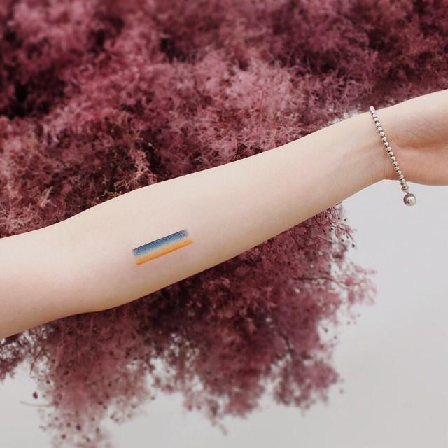 ภาพประกอบบทความ แชร์ไอเดียรอยสักสีสวยสุดน่ารัก จาก IG : yunha_tattoo สวยแบ๊วมากจริงๆ 