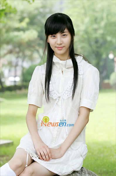 รูปภาพ:https://kpopbreak.files.wordpress.com/2014/06/girls-generation-young-seohyun.jpg