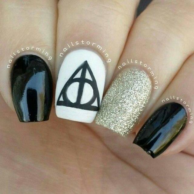 ภาพประกอบบทความ Harry Potter Nails เอาใจสาวกแฮร์รี่ด้วยลายเล็บสวยๆ
