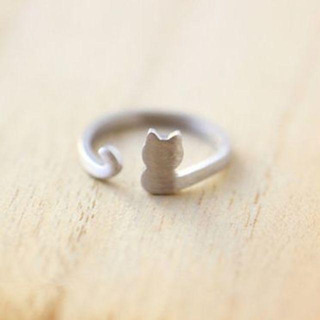 ภาพประกอบบทความ ทาสแมวต้องเข้ามา กับแหวน 'Minimal แมวน้อยน่ารัก' ใส่แล้วดูมุ๊งมิ๊ง
