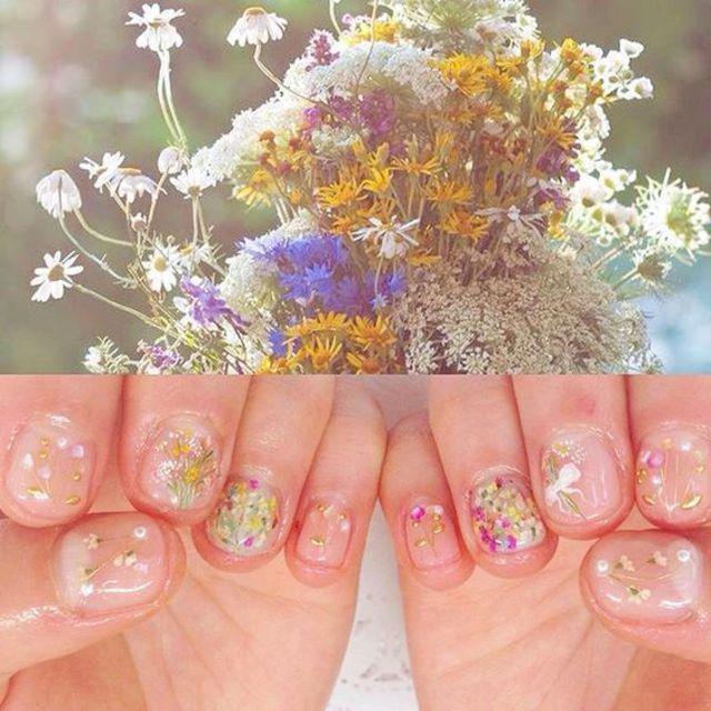 ภาพประกอบบทความ 20 ไอเดียเพ้นท์เล็บแบบ 'Flower Nails' สวยน่ารักหวานๆ ดูดีแบบสาวญี่ปุ่น