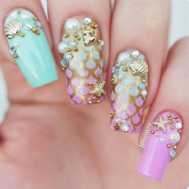 ภาพประกอบบทความ แปลงร่างเป็นแอเรียล! กับ 'mermaid nail art' สวยราวกับเป็นนางเงือก