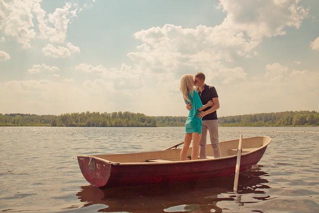 รูปภาพ:http://s2.favim.com/orig/34/boat-boy-couple-engagement-eternity-Favim.com-276581.jpg