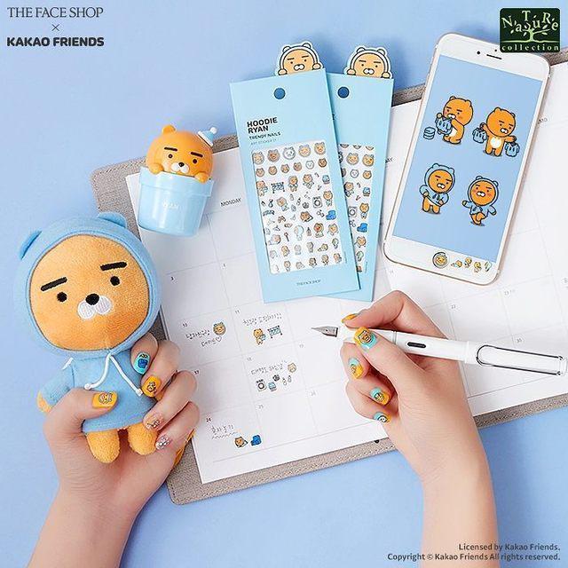 ภาพประกอบบทความ เปลี่ยนเล็บธรรมดาให้ดูน่ารัก ด้วย 'The face shop x Kakao friends : Hoodie Ryan trendy nails' 