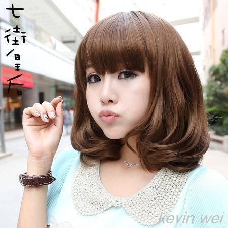 รูปภาพ:http://i01.i.aliimg.com/wsphoto/v0/2037895875_2/2014-Perucas-Synthetic-Lace-Front-Wig-Wavy-Hot-Sellthe-New-Female-Short-Hair-Wig-Pear-Head.jpg
