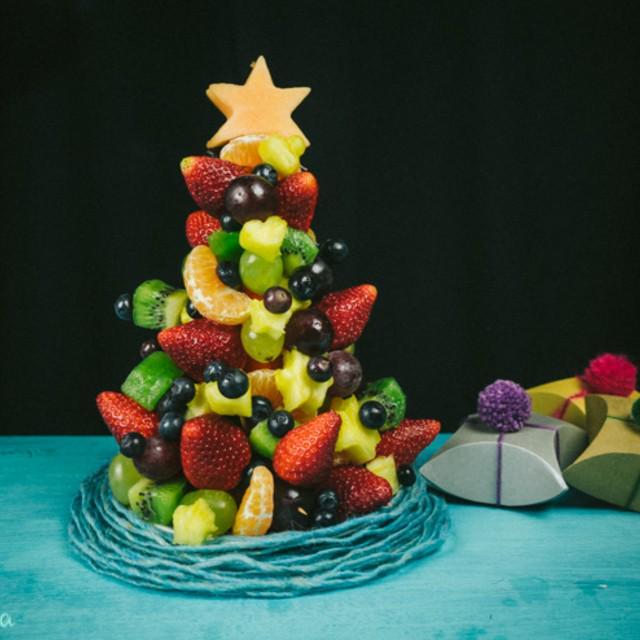 ตัวอย่าง ภาพหน้าปก:Fruit Christmas Tree ต้นคริสต์มาสผลไม้สด กินเพลินเกินห้ามใจ ความหวานอร่อยที่ต้องลอง