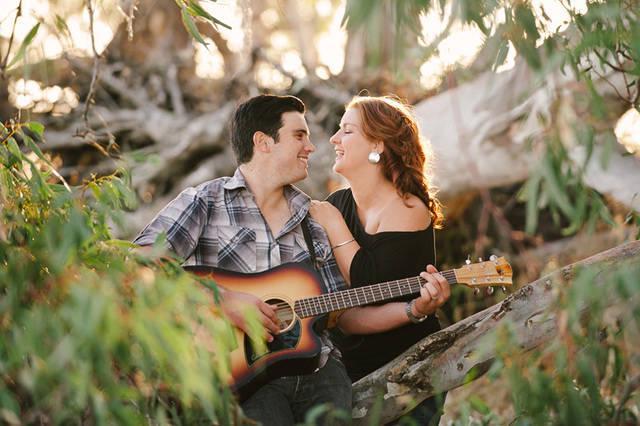 รูปภาพ:http://ericacummins.com.au/wp-content/uploads/2014/01/best-of-kerang-couples-photography-06.jpg