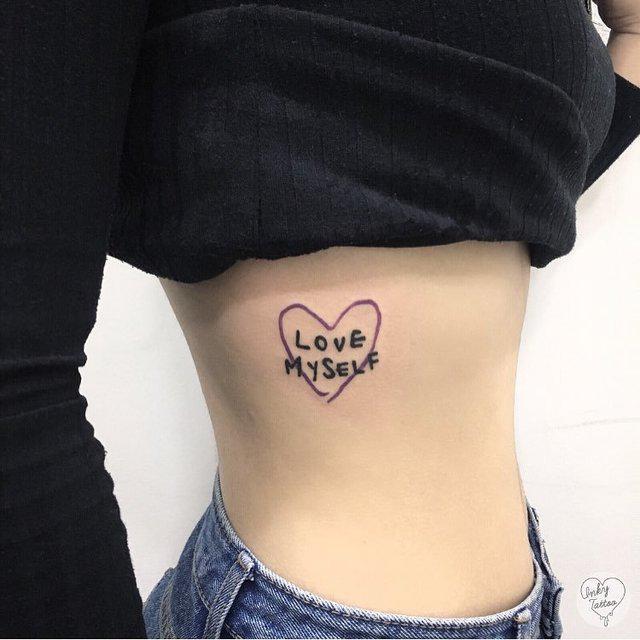 ตัวอย่าง ภาพหน้าปก:ไอเดียรอยสัก Small tattoo 💜 ที่สาวเกาหลีนิยมสัก สวยดาเมจเบอร์แรง!! จาก ig : inky.tattoo