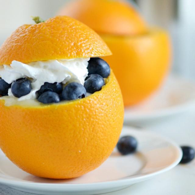 ภาพประกอบบทความ Orange Dessert Cups ขนมพุดดิ้งในถ้วยเปลือกส้ม อร่อยง่ายไม่เหมือนใคร 😋🍮