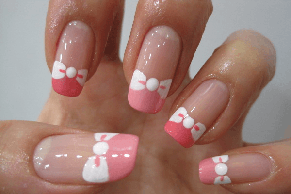 รูปภาพ:http://www.prettydesigns.com/wp-content/uploads/2015/09/Pink-and-White-Bow-Nails.png