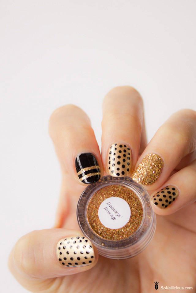รูปภาพ:http://sonailicious.com/wp-content/uploads/2012/12/glitter-polka-dot-mix-and-match-nails.jpg