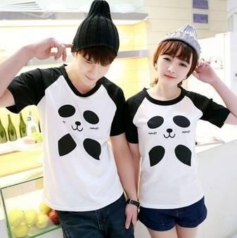 รูปภาพ:http://i01.i.aliimg.com/wsphoto/v0/1711664833_1/White-Couple-Tees-Cute-Panda-Print-Lovers-Clothes-Women-s-Men-s-Casual-Cotton-Short-Sleeve.jpg