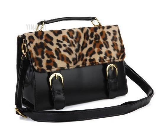 รูปภาพ:http://i01.i.aliimg.com/wsphoto/v0/502612997_1/Womens-Leopard-Print-Leather-Bag-Small-Flap-Satchel-Handbag-OL-Lady-Boston-Bag-Fashion-Shoulder-Bags.jpg