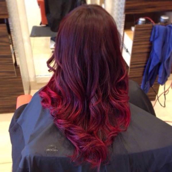 รูปภาพ:http://blog.vpfashion.com/wp-content/uploads/2015/04/Red-ombre-for-dark-hair-color-with-natural-waves.jpg