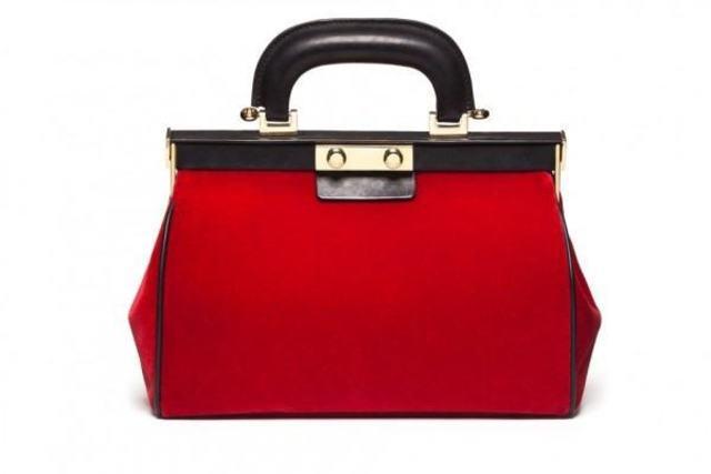 รูปภาพ:http://she12.com/uploads/2012/09/Marni-Red-Purse-And-Handbag-8.jpg