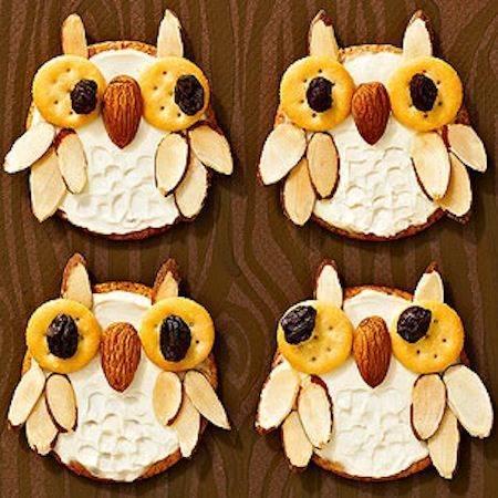 รูปภาพ:http://www.listotic.com/wp-content/uploads/2013/09/64-Non-Candy-Halloween-Snack-Ideas-owl-crackers.jpg