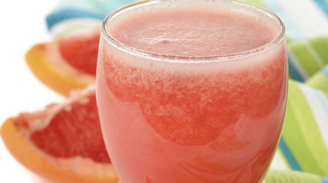 รูปภาพ:http://cdn.worldlifestyle.com/wp-content/uploads/2015/03/grapefruit-juice-smoothie-glass-03122015-.jpg