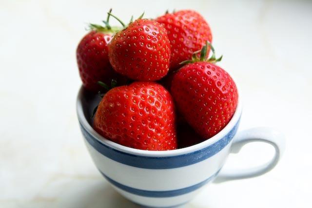รูปภาพ:http://www.porridgelady.com/wp-content/uploads/Strawberry-cup.jpg