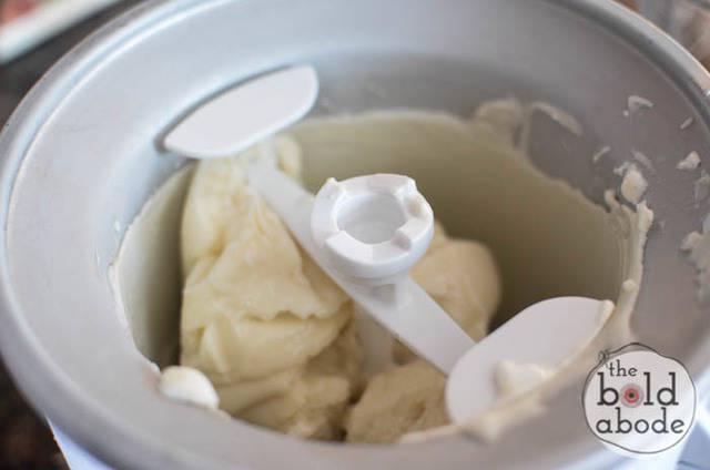 รูปภาพ:http://www.theboldabode.com/wp-content/uploads/2015/02/marshmallow-creme-frozen-yogurt-8.jpg