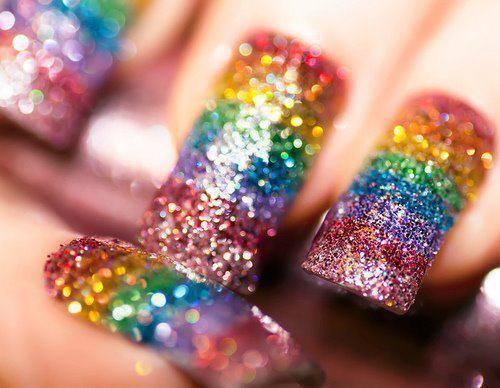 รูปภาพ:http://www.luvimages.com/luvphotos/s/sparkle_rainbow_nails-3808.jpg