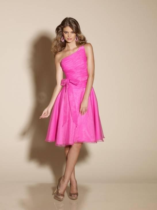 รูปภาพ:http://www.bridaldressesshop.co.uk/1657-4210-large/organza-pink-one-shoulder-bridesmaid-dresses-with-bow-detail-ml173.jpg