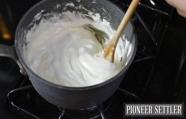 รูปภาพ:http://pioneersettler.com/wp-content/uploads/2014/06/How-to-make-rice-krispie-treats14.jpg
