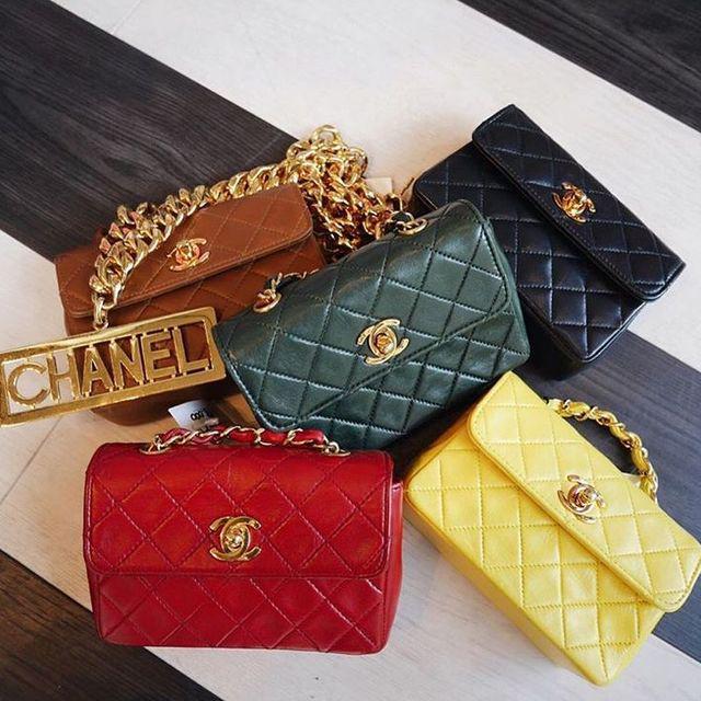 ภาพประกอบบทความ หลงรักสายโซ่ ชวนดูกระเป๋า Chanel ใบเล็กไฮเอนด์สุดหรู สวยหนักมาก ชวนอยากเป็นเจ้าของ
