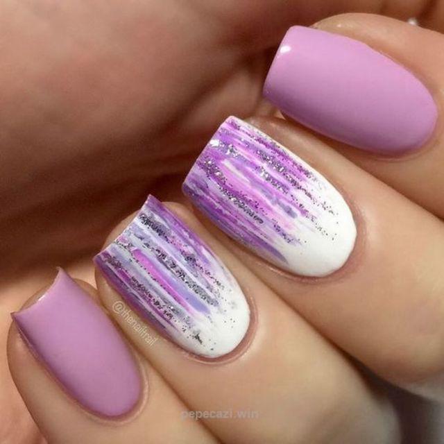 ภาพประกอบบทความ หวานละมุน รวมไอเดียเพ้นท์เล็บสีม่วง 'LILAC NAILS' ม่วงอ่อนแสนสวย สีน่ารักที่น่าเพ้นท์ตาม