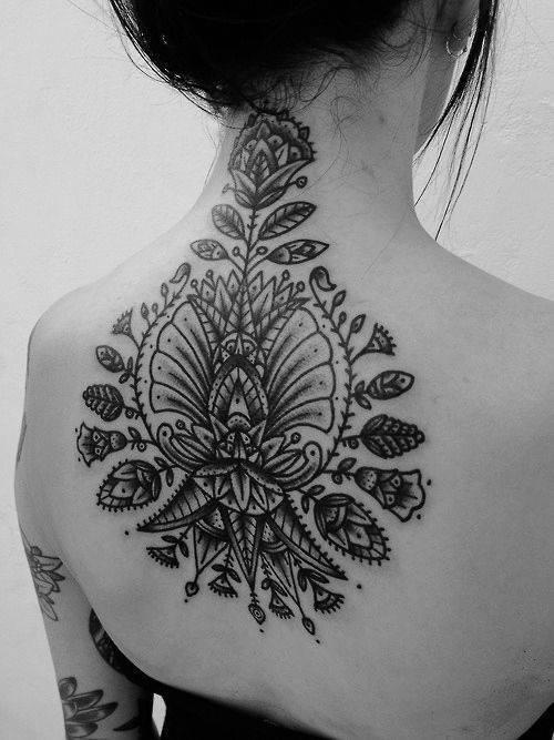 รูปภาพ:http://cdn.sortra.com/wp-content/uploads/2014/09/back-tattoos-for-women18.jpg