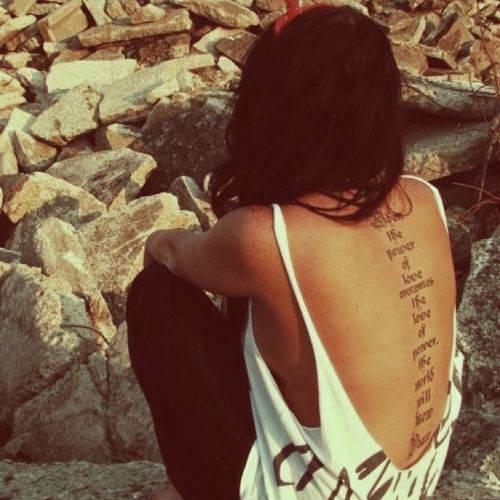 รูปภาพ:http://cdn.sortra.com/wp-content/uploads/2014/09/back-tattoos-for-women21.jpg
