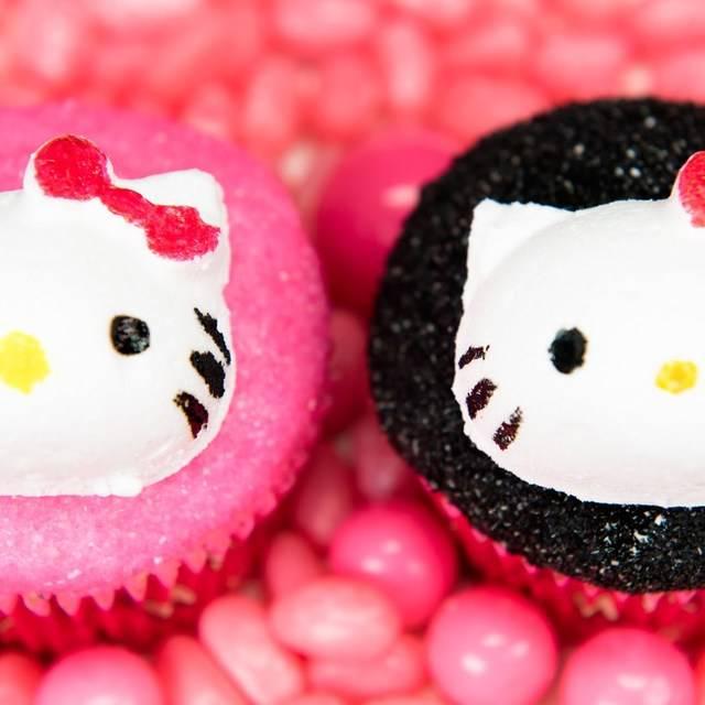 ตัวอย่าง ภาพหน้าปก:มาร์ชเมลโล่คิตตี้สีหวาน นุ่มนิ่มน่ารัก "Hello Kitty Marshmallows"