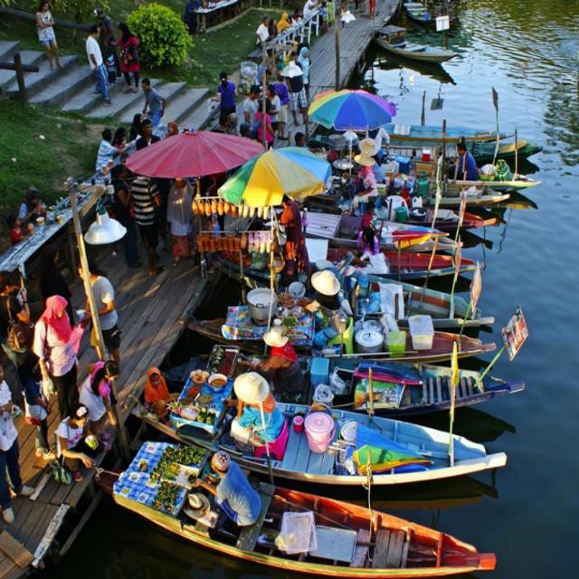 ภาพประกอบบทความ 5 ตลาดน้ำน่าเที่ยวของเมืองไทย #มีที่ไหนบ้างอยากรู้มาดูกันค่ะ