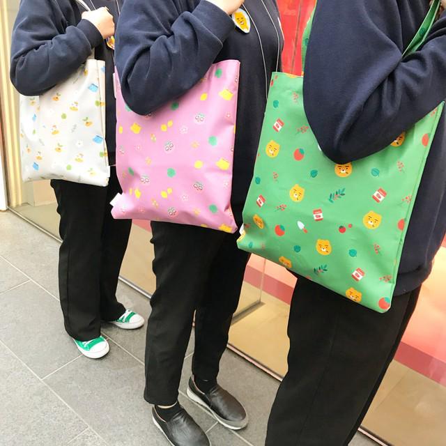 ภาพประกอบบทความ หิ้วถุงผ้ากันเถอะ! กับ FriendsGarden Eco Bag ถุงผ้าสุดคิ้วท์จาก Kokao Friends ก็แบบว่าเป็นสาวรักษ์โลกอะค่ะซิส!!