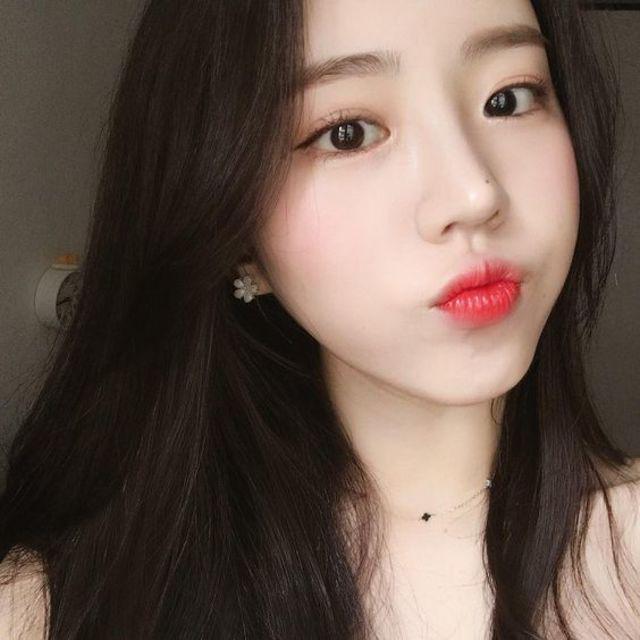 ภาพประกอบบทความ ปากสวยแบบสาวเกา 'รวมสุดยอดลิปทินท์ติดทน' สีสวย ปากฉ่ำ งานทินท์ใช้ดีที่สาวๆ ควรมี!