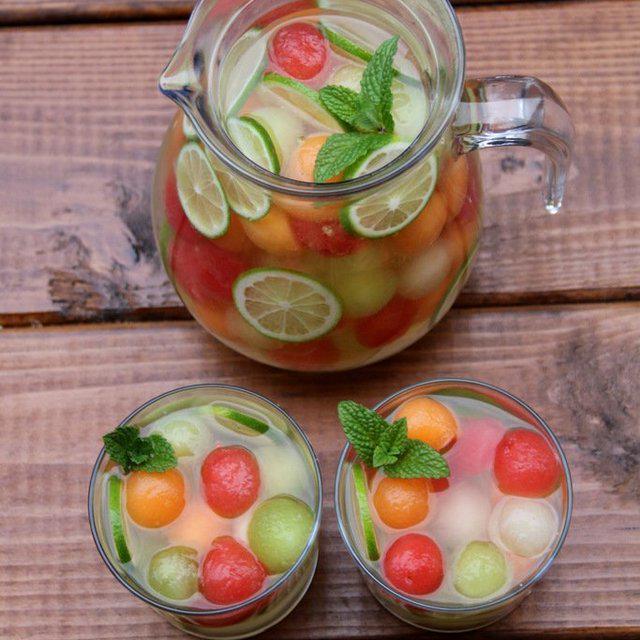 ภาพประกอบบทความ แจกสูตรเครื่องดื่ม Melon sangria หอมกลิ่นเมล่อน อร่อยเต็มรสผลไม้แท้ ๆ 