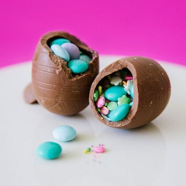 ภาพประกอบบทความ Hollow Chocolate Confetti Eggs ไข่ช็อกโกแลตแปลกใหม่ มีเซอร์ไพรส์ข้างในด้วย