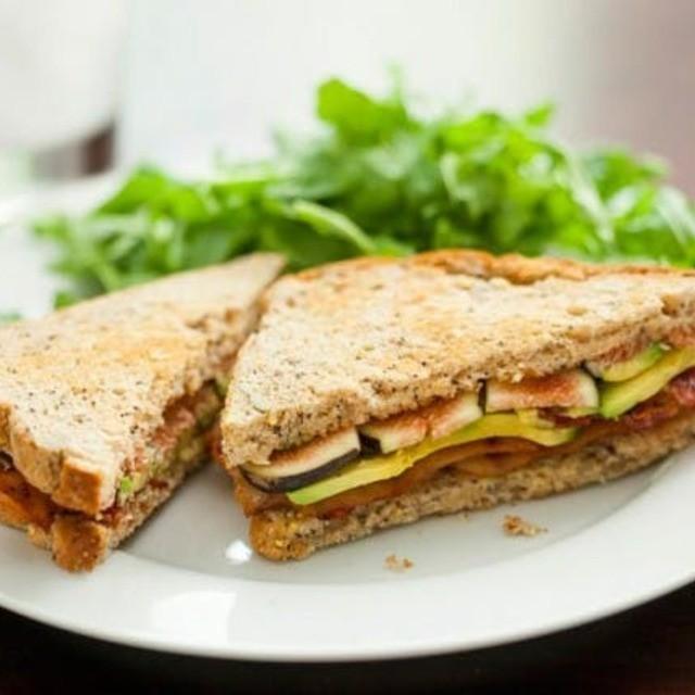 ตัวอย่าง ภาพหน้าปก:FAB Sandwich Recipe เมนูแซนด์วิชไส้แน่น อร่อยฟิน อิ่มสบายท้อง