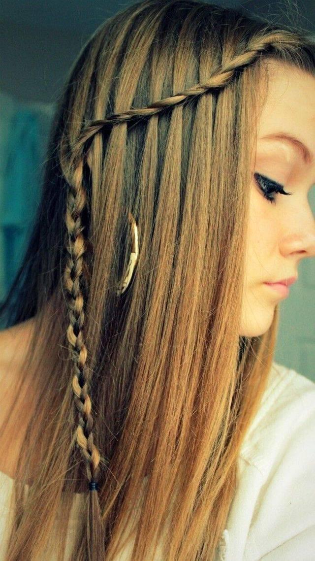 รูปภาพ:http://www.prettydesigns.com/wp-content/uploads/2015/05/Waterfall-Braid-Hairstyle-for-Long-Straight-Hair.jpg