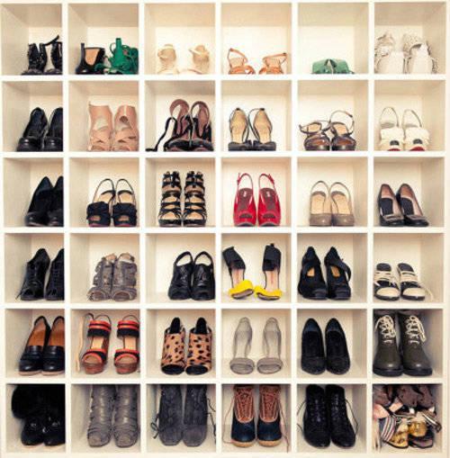 รูปภาพ:http://3.bp.blogspot.com/-ArKGb4kuPzM/UiYb66RNrYI/AAAAAAAAACI/yN2O-Pe3WvA/s1600/shoes-storage-shelves.jpg