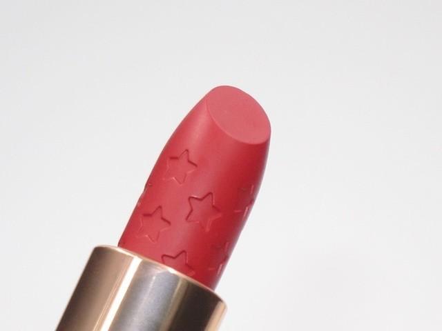 รูปภาพ:http://www.musingsofamuse.com/wp-content/uploads/2018/02/Colourpop-On-Display-Lux-Lipstick.jpg